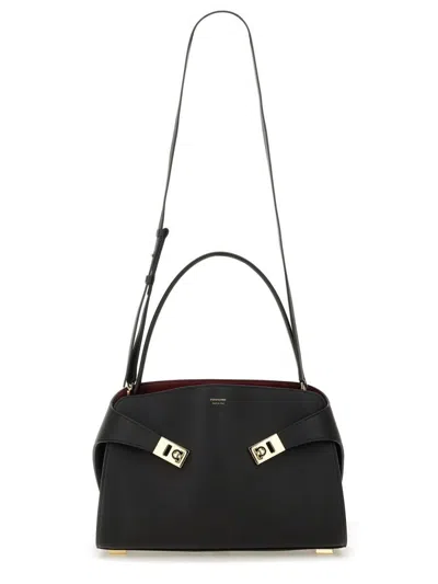 Ferragamo Salvatore  Shoulder Bag "hug" Soft M In Black