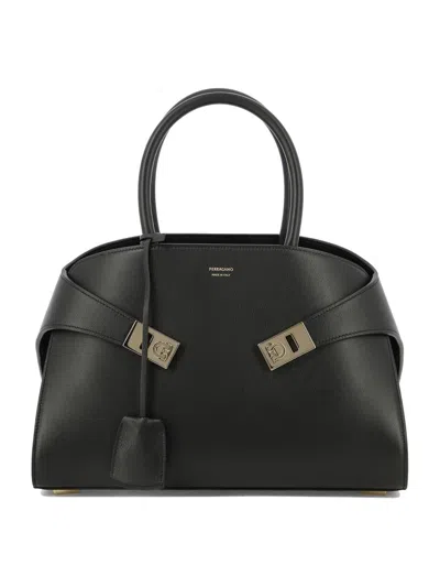 FERRAGAMO SALVATORE FERRAGAMO SHOULDER BAGS