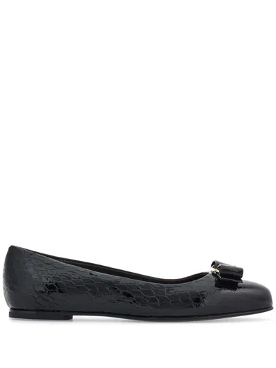 Ferragamo Vara Bow Leather Ballerina Shoes In Black