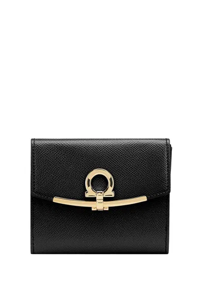 Ferragamo Hammered Leather Gold Gancini Compact Wallet In Black