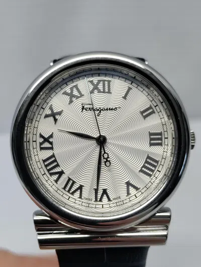 Pre-owned Ferragamo Salvatore  Womens Gancino Watch Silver Guilloché Dial 34mm Case
