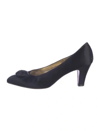 Pre-owned Ferragamo Satin Pumps In Blue