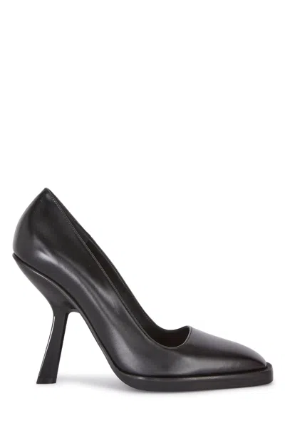 Ferragamo Pumps Mit Hohem Absatz In Black