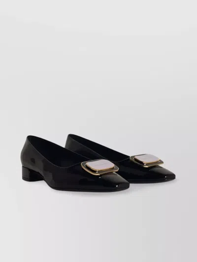 Ferragamo Shiny Leather Buckle Patent Pointed Toe In Black