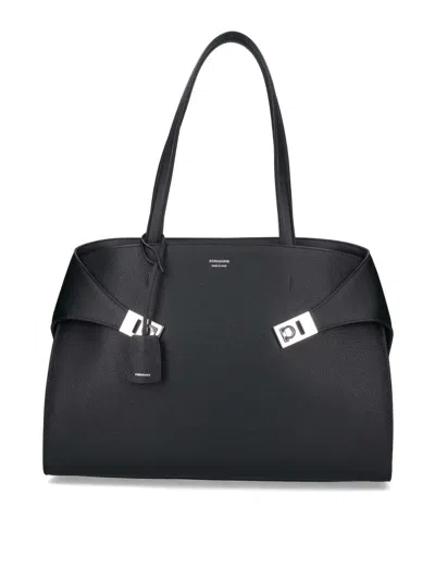 Ferragamo Hug Shoulder Bag In Black