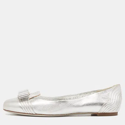 Pre-owned Ferragamo Silver Leather Varina Bow Ballet Flats Size 39