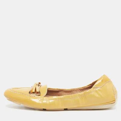 Pre-owned Ferragamo Size 35.5 Yellow Patent Leather Scrunch Ballet Flats