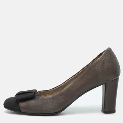 Pre-owned Ferragamo Size 38.5 Grey/black Fabric And Leather Block Heel Pumps In Gray