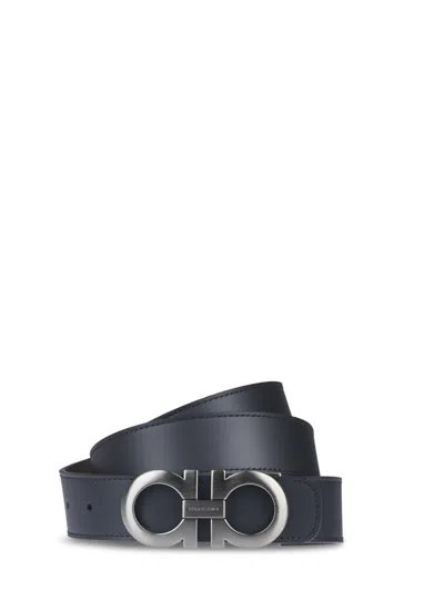 Ferragamo Smooth-finish Calfskin Leather Belt With Distinctive Buckle In Black