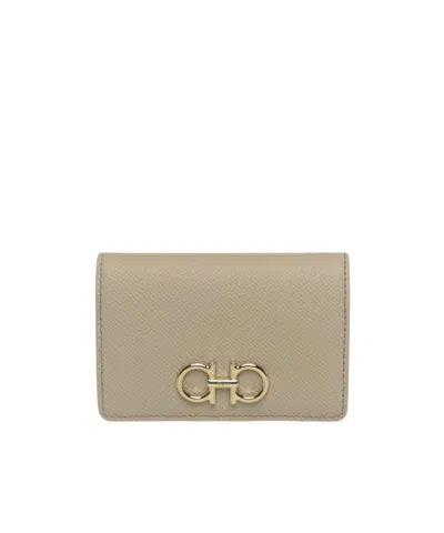 Ferragamo Snap Card Holder In Neutral