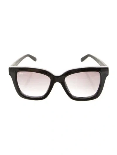 Pre-owned Ferragamo Square Gradient Sunglasses In Black
