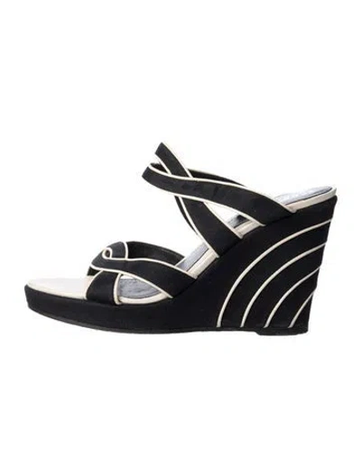 Pre-owned Ferragamo Striped Slides