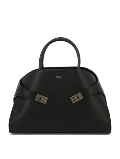 Ferragamo Structured Leather Shoulder Bag In Black