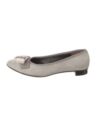 Pre-owned Ferragamo Suede Bow Accents Flats In Gray