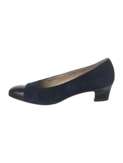 Pre-owned Ferragamo Suede Flats In Blue