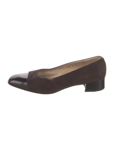 Pre-owned Ferragamo Suede Flats In Brown