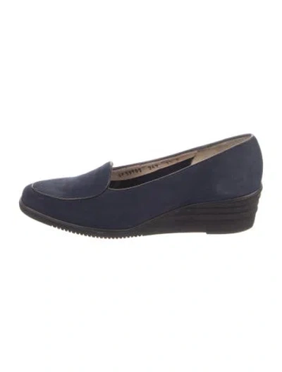 Pre-owned Ferragamo Suede Loafers In Blue