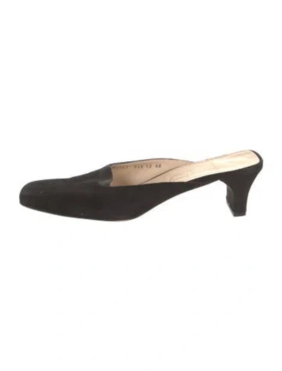 Pre-owned Ferragamo Suede Mules In Black