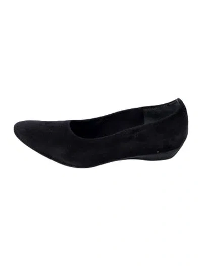Pre-owned Ferragamo Suede Pumps In Black