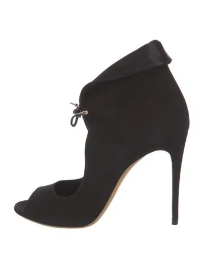 Pre-owned Ferragamo Suede Pumps In Black