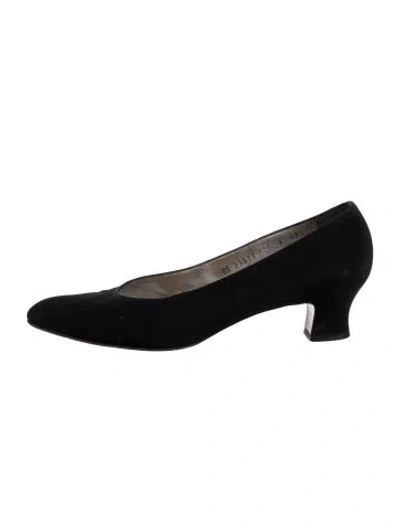 Pre-owned Ferragamo Suede Pumps In Black