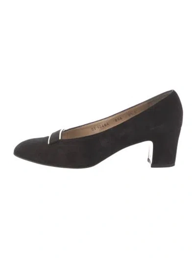Pre-owned Ferragamo Suede Pumps In Black
