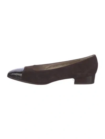 Pre-owned Ferragamo Suede Pumps In Brown