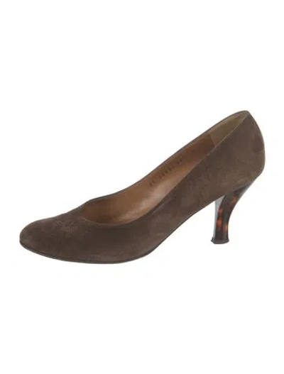 Pre-owned Ferragamo Suede Pumps In Brown