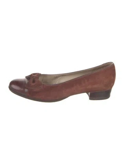 Pre-owned Ferragamo Suede Pumps In Brown
