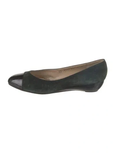 Pre-owned Ferragamo Suede Pumps In Green