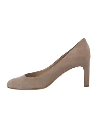 Pre-owned Ferragamo Suede Pumps In Neutral