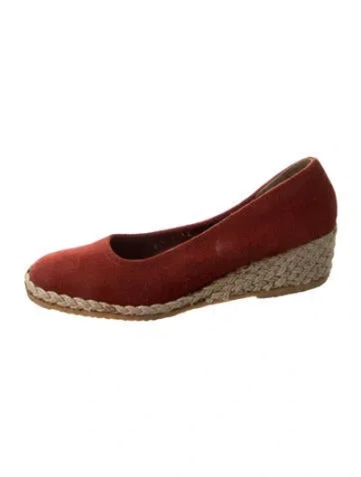Pre-owned Ferragamo Suede Pumps In Red