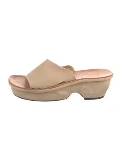 Pre-owned Ferragamo Suede Slides In Neutrals