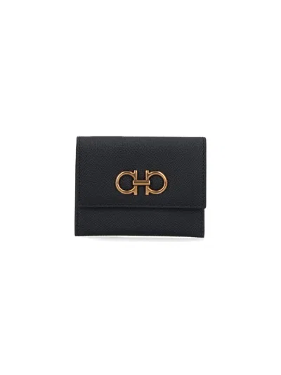 Ferragamo Textured Black Leather Cardholder With Gold Emblem