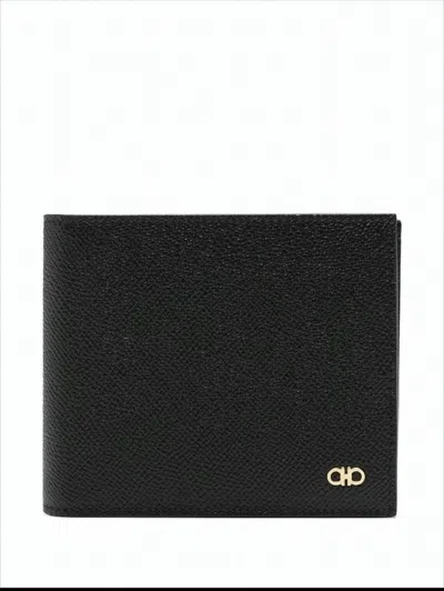 Ferragamo Gancini Leather Compact Wallet Textured Finish In Black