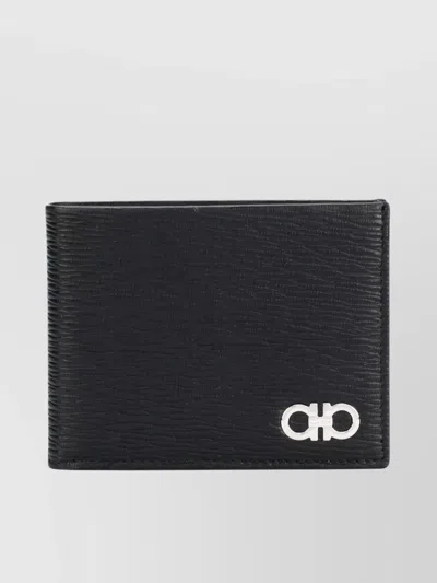 Ferragamo Textured Finish Leather Billfold Wallet In 黑色的