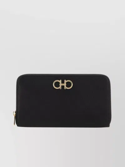 Ferragamo Textured Leather Wallet With Gold-tone Hardware In Black