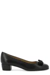Ferragamo Vara Bow-embellished Patent-leather Pumps In Black
