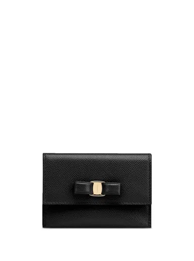 FERRAGAMO VARA BLACK CARD-HOLDER WITH ENGRAVED LOGO AND VARA BOW IN HAMMERED LEATHER WOMAN