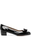 Ferragamo Women Vara Pumps In Black Patent Leather With Bow In Black