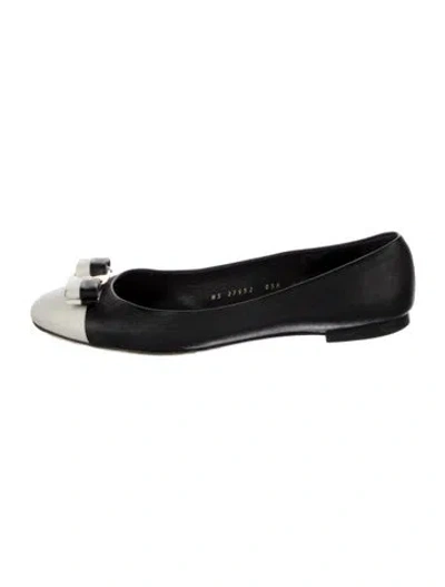 Pre-owned Ferragamo Vara Bow Accent Canvas Ballet Flats In Black