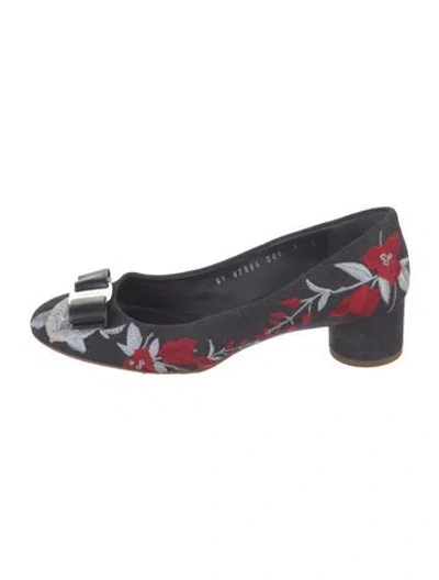 Pre-owned Ferragamo Vara Bow Accent Denim Pumps In Blue