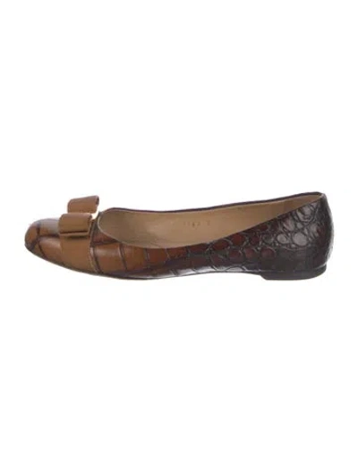 Pre-owned Ferragamo Vara Bow Accent Embossed Leather Ballet Flats In Brown
