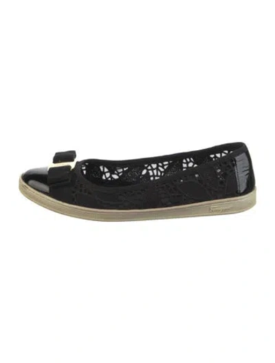 Pre-owned Ferragamo Vara Bow Accent Lace Flats In Black