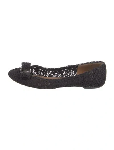 Pre-owned Ferragamo Vara Bow Accent Lace Flats In Black