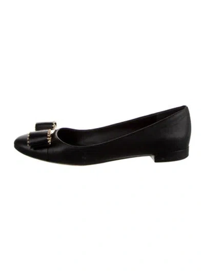 Pre-owned Ferragamo Vara Bow Accent Leather Ballet Flats In Black