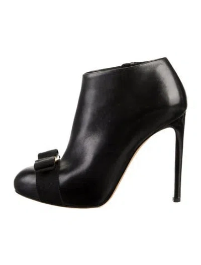 Pre-owned Ferragamo Vara Bow Accent Leather Boots In Black