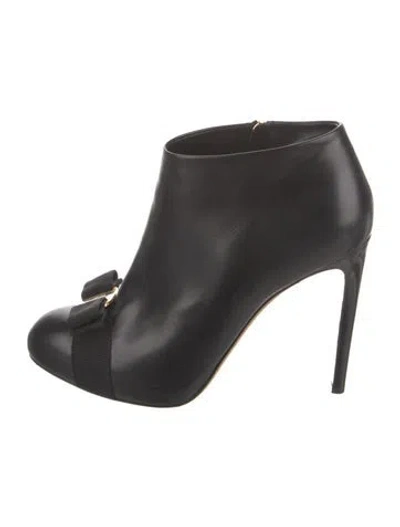 Pre-owned Ferragamo Vara Bow Accent Leather Boots In Black