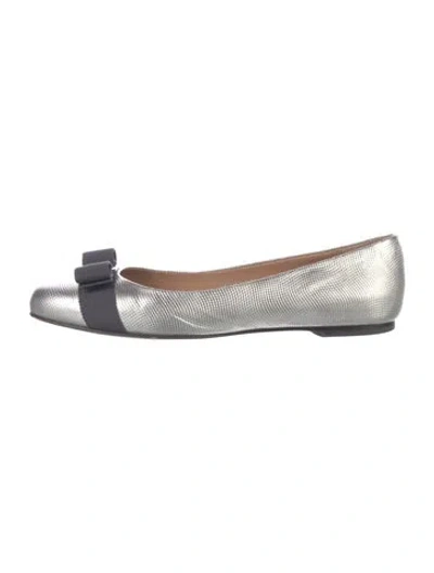 Pre-owned Ferragamo Vara Bow Accent Leather Flats