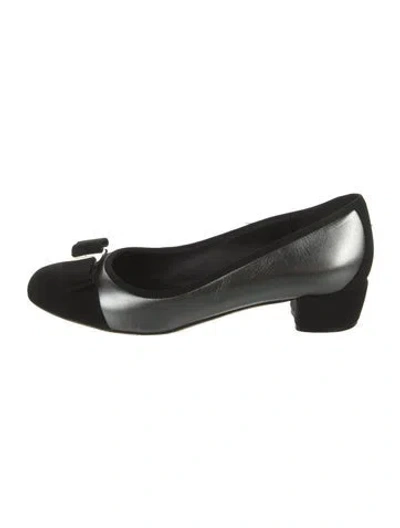 Pre-owned Ferragamo Vara Bow Accent Leather Flats In Black